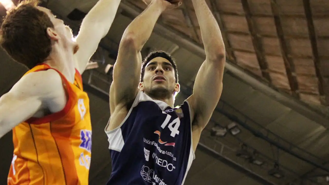 Cambio de cromos en el CAI: Se va Fontet, llega Juan García