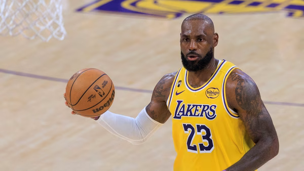 ¿Se va? LeBron James sopesa su futuro tras la eliminación de los Lakers