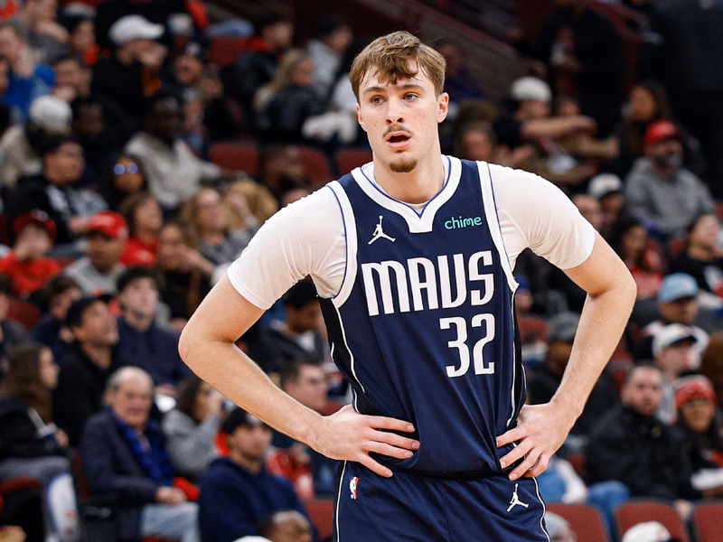 ¡Cooper Flagg (45 puntos) gana su duelo de infarto con LeBron James!