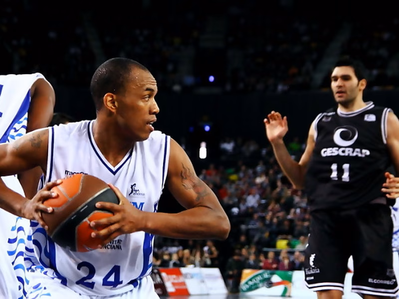 Tyrone Ellis se retira