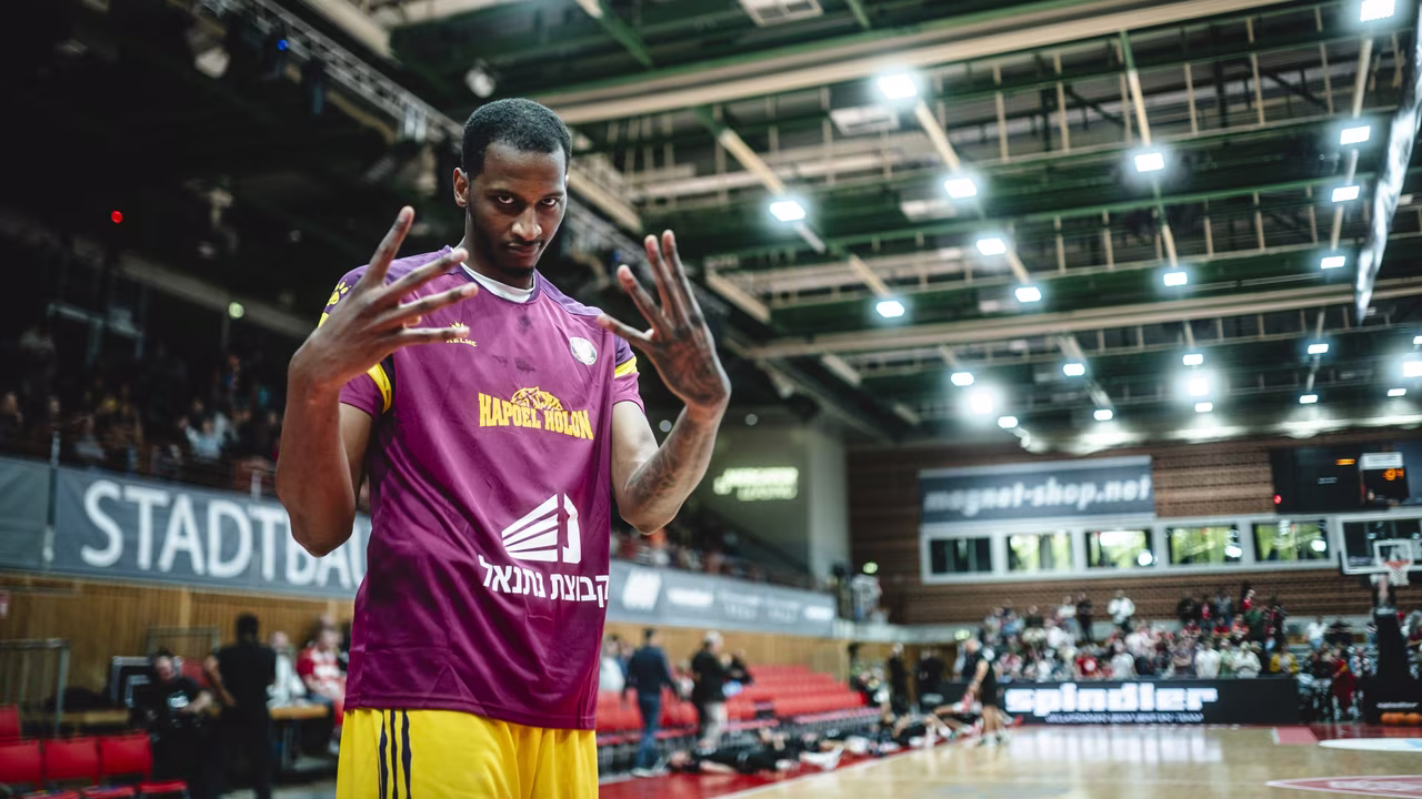 El pívot que interesaba a Valencia Basket ya ha decidido y ficha por otra potencia