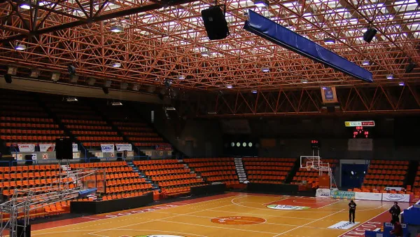 Burgos presenta la ampliación de su pabellón; Lucentum, casi desahuciado