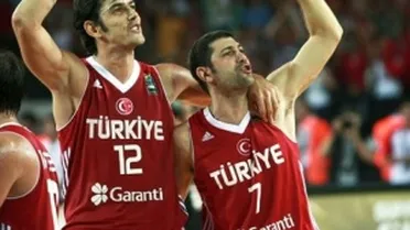 Resumen Mundobasket 2010 (Jor. III. C-D): España da otra vez la de arena. Ilyasova (MVP) lidera a Turquía ante Grecia. Puerto Rico se estrena. Rusia, a punto de perder un partido ganado