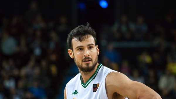Costa y Badmus, movimientos de Granada y Coruña. ¿Javi Vega a LEB?