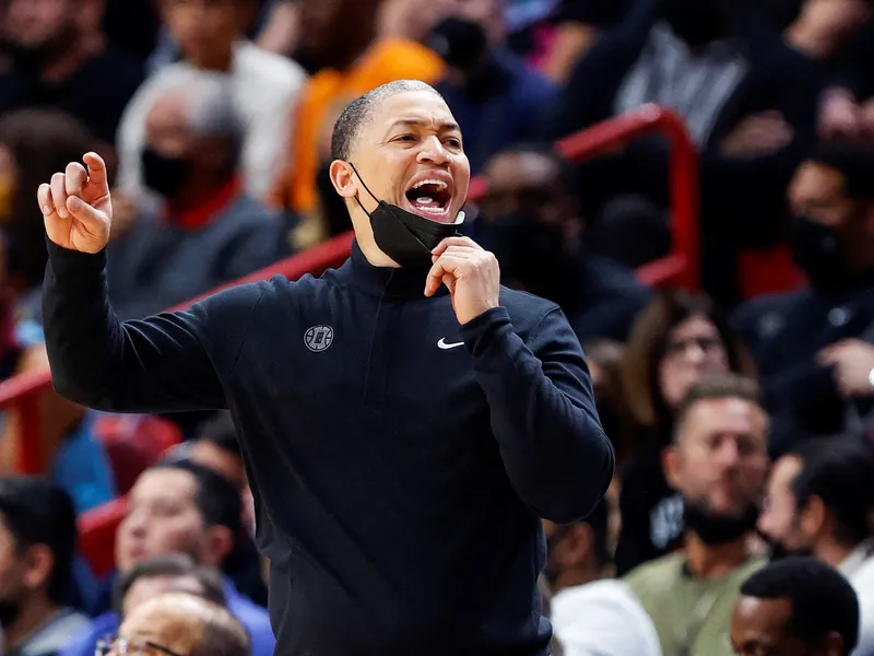 ¿Quién lidera las opciones para ser el nuevo entrenador de Phoenix Suns?