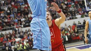 Asefa Estudiantes asalta el Príncipe Felipe con un gran Carl English (77-82)