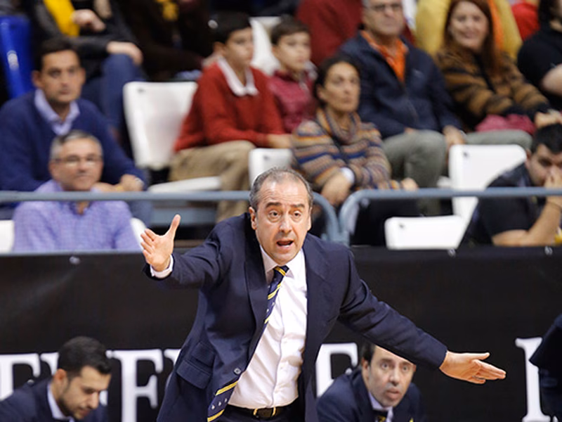 Pedro Martínez no renovará, y Txus Vidorreta será su relevo en Valencia