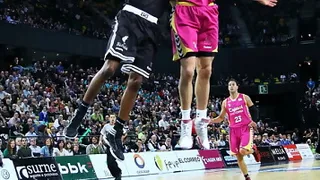 Un Cajasol forjado a fuego conquista el Bilbao Arena