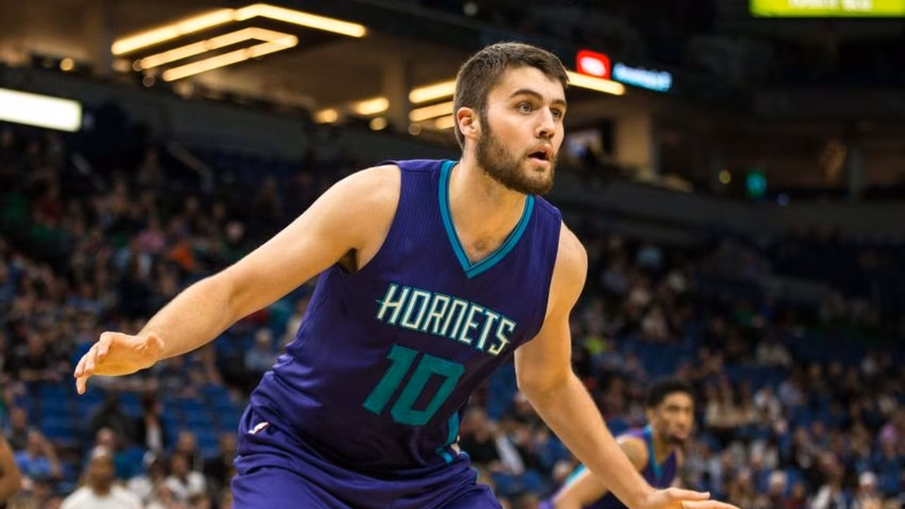 Mike Tobey refuerza el juego interior del Valencia Basket (VÍDEO)