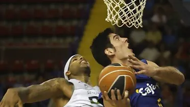 Bullock ya decide en Sevilla y Cajasol se impone al DKV Joventut (85 – 80)