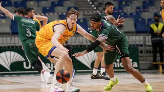 Los triples de Axel Bouteille guían al Unicaja a la victoria ante Herbalife Gran Canaria (82-76)