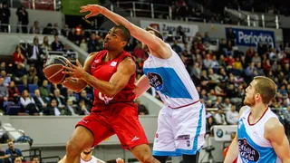 Lista de jugadores sujetos al derecho de tanteo: Neal, Bendzius, Deon Thompson, Mike Tobey