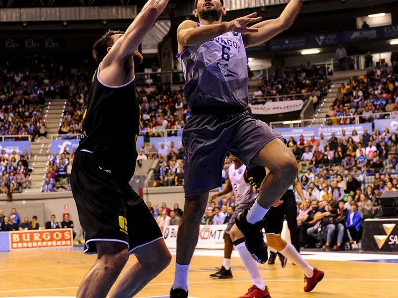 Victoria de trabajo para San Pablo Burgos contra Telenet Giants (90-76)