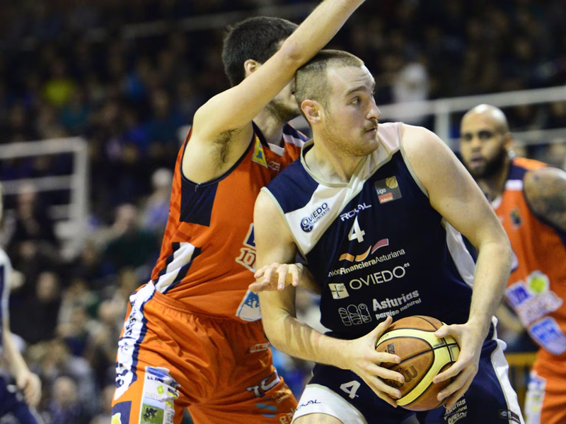 Richi “MVP” Guillén y el Clínicas asaltan Son Moix. Partidazo estéril de Burjanadze