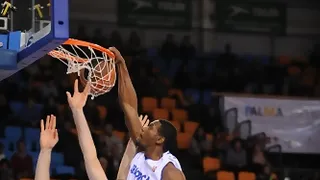 Regal FC Barcelona se conecta a tiempo para acabar con Menorca Bàsquet en el último periodo (73-78)