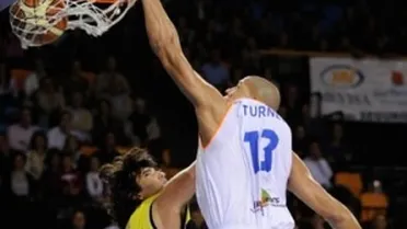 Adecco Oro – P.O (Semis I): Melilla y Vive Menorca aprovechan el factor afición para golpear primero en una noche nefasta para el tiro de 3 (19/79)