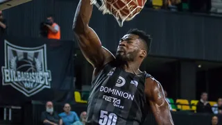 La aparición de Michael Eric da la victoria a Bilbao Basket ante Lietuvos Rytas (80-76)