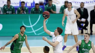 Luka Doncic suma y sigue: Mejor joven y lidera un quinteto con tres españoles