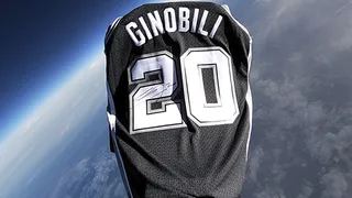 La camiseta de Manu Ginóbili, la primera en llegar al espacio