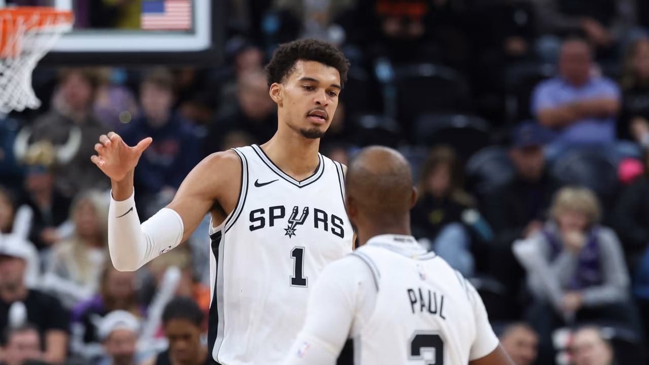 Wembanyama tiene pasión por la lectura y fue invitado a un curioso club de los Spurs