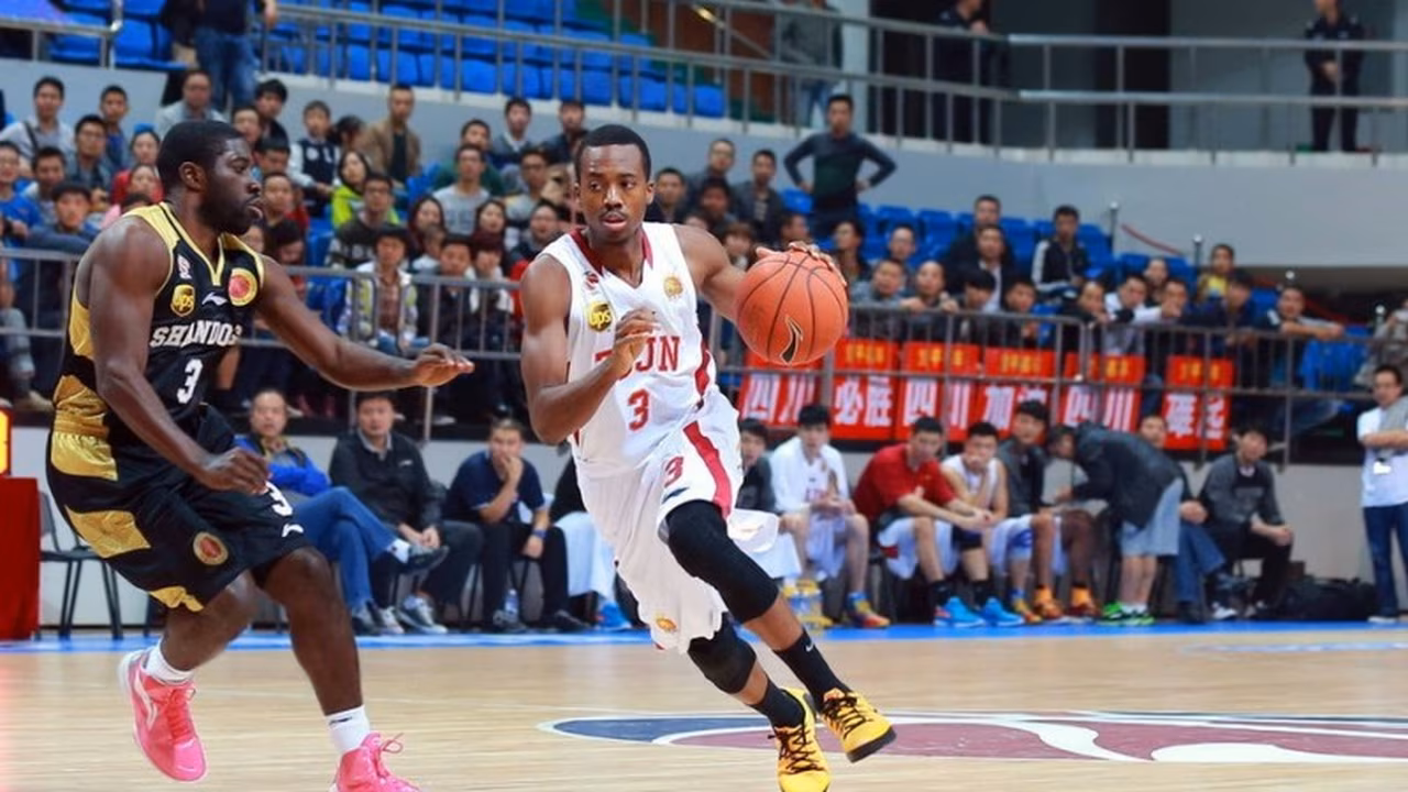VIDEO Errick McCollum, que sonó para Baskonia, anota 82 puntos en China