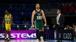 Alec Peters, su mejor mes en Europa