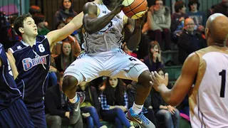 Zoco Plata: Simon Cummings, un combo para Araberri. Guille Angulo vinculado al Zornotza