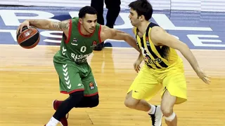 El mejor Baskonia de la temporada da un golpe sobre la mesa en Estambul (74-79)