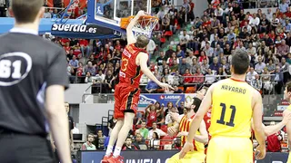 CSKA tienta al NBA Mike Scott; Sanikidze, a Unics. Saras cuelga las botas