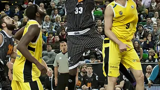 Mamadou Samb, protagonista inesperado de la victoria de un Uxue Bilbao Basket que se complicó la vida en exceso ante CB Canarias