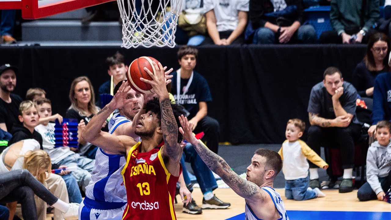 Izan Almansa toma las medidas a la NBL y sube puestos en el Draft NBA