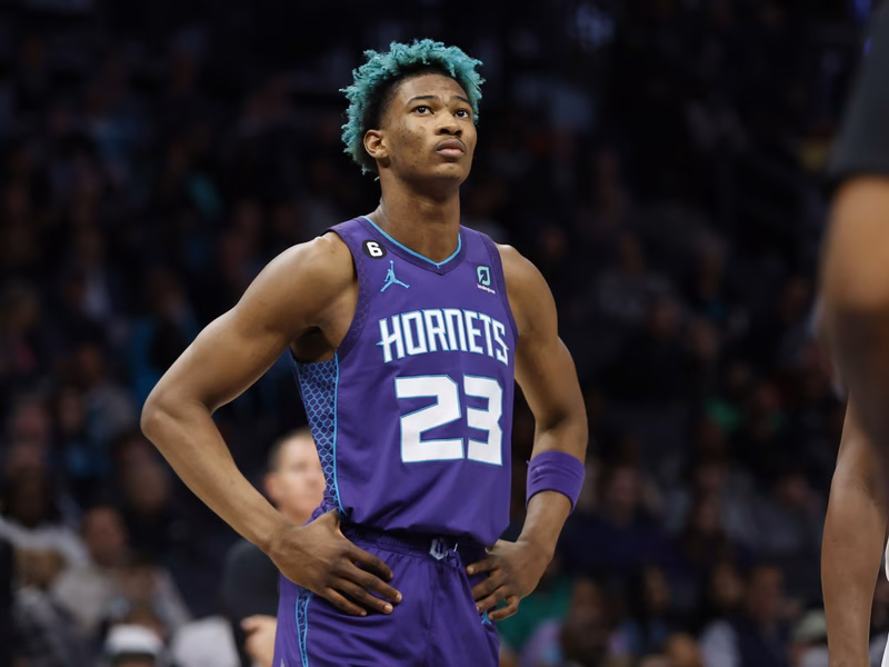 Charlotte Hornets aparta a este jugador del equipo, pero nadie sabe qué le sucede