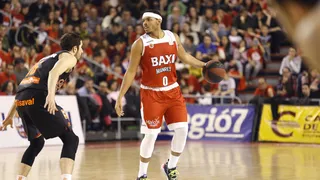 Corey Fisher y Ryan Toolson se lucen a ritmo de triple ante Valencia Basket (75-66)