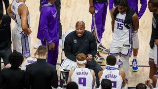 Unanimidad en Mike Brown como entrenador del año en la NBA