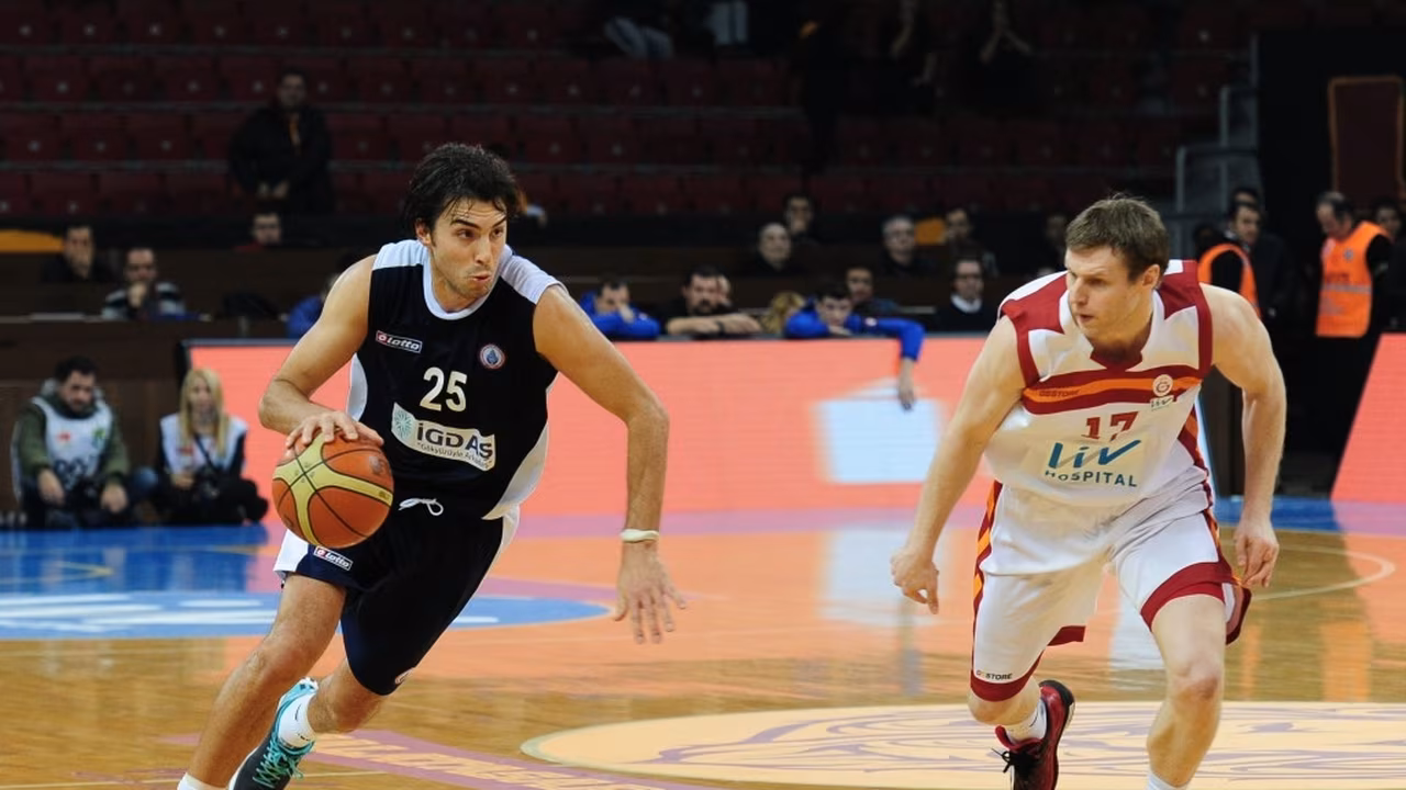 Así fue del debut de Vujacic; Dogus vence a Fenerbahce. Llega el exNBA Warrick
