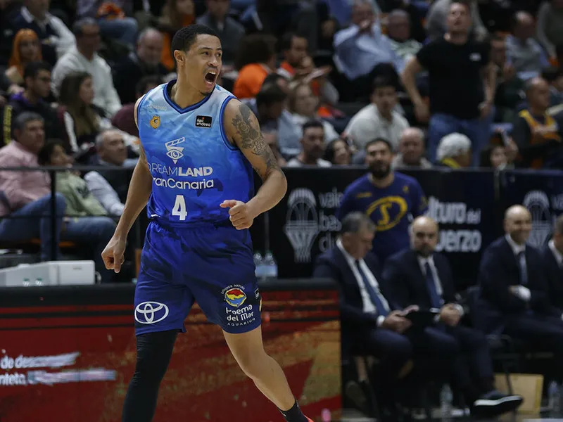AJ Slaughter y su partido de MVP en Valencia: “Es un pabellón para tiradores”