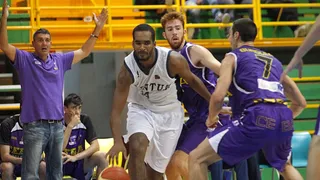 Lucentum se luce. Zornotza ‘matagigantes’. Cáceres arranca. Joan Riera, MVP