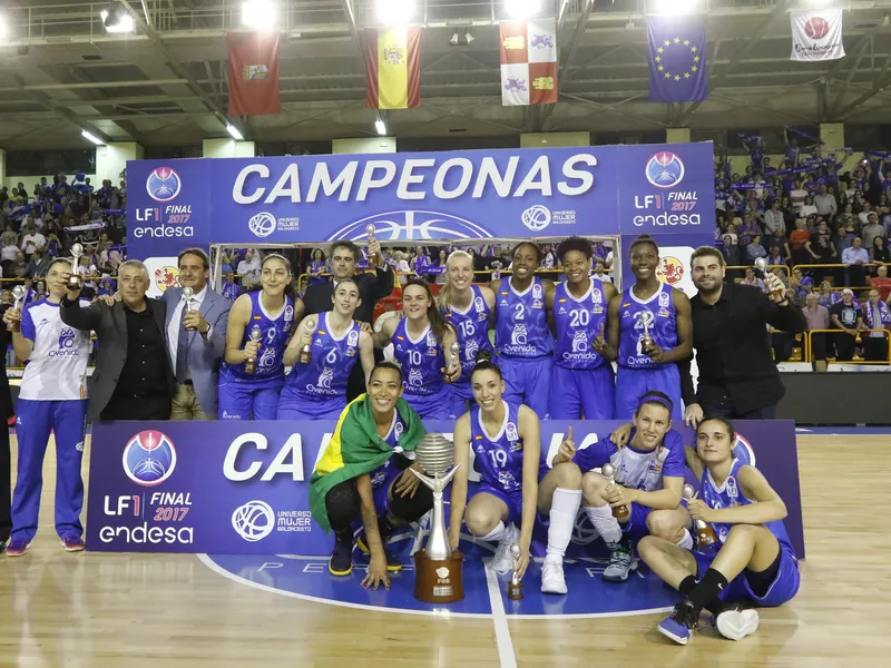 Perfumerías Avenida conquista su primer triplete (67-46); Jelena Milovanovic, MVP