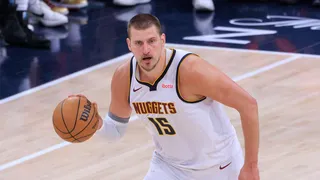 Nikola Jokic se deja de bromas y pide “lograr algo”