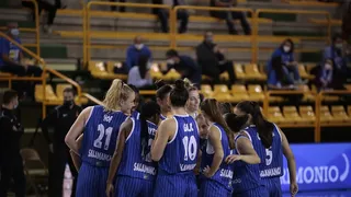 Una apisonadora llamada Perfumerías Avenida