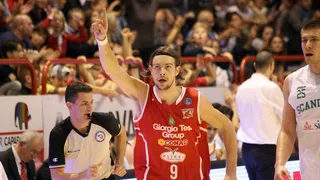 Pistoia, líder en solitario por sorpresa; Awudu, MVP y primera victoria para Cantù