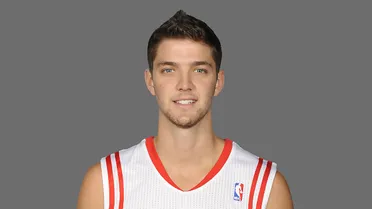 Chandler Parsons ejerce de Harden y salva a los Rockets; Nets y Hawks ganan en casa