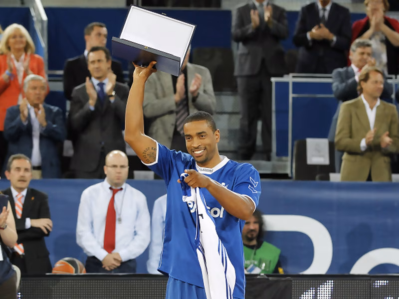 El Real Madrid se deshace con facilidad de Cajasol (78-59)