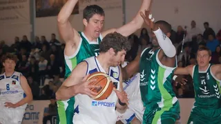 Adecco Plata J.16 y 20: Promobys Tíjola asalta el liderato del Grupo B en una jornada donde tan sólo Huesca venció a domicilio. Destacaron los bases Bavosi, Úriz y Witt  (Especial Quiniela Copera)