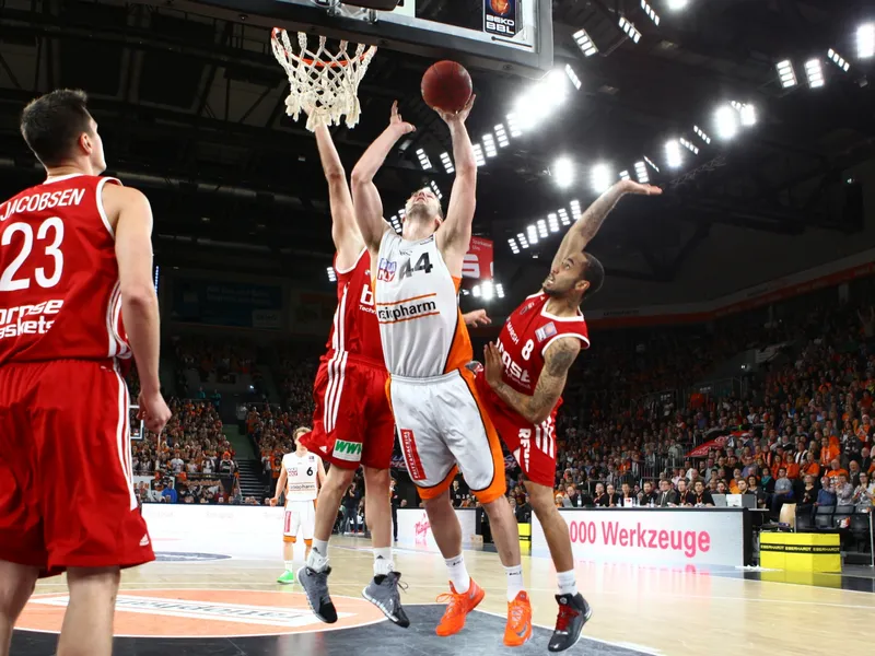 Y Bamberg dobló la rodilla en Ulm, mientras Bayern suma y sigue