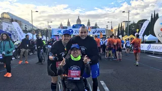 La proeza del C.B. Cornellà: la maratón de Barcelona en silla de ruedas