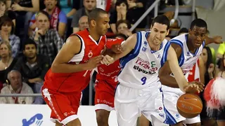 El Lagun Aro GBC vence en Manresa y se coloca cuarto en solitario (74-79)