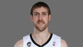 Andrés Nocioni y Spencer Hawes, a los Sixers a cambio de Dalembert