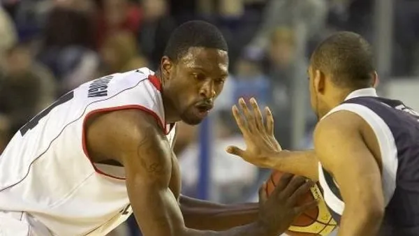 O’Louis McCullough, el hermano de Garnett que juega al basket en latinoamérica