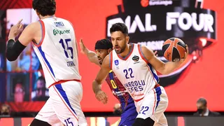 Anadolu Efes reduce al Barça y es campeón de la Euroliga (81-86)